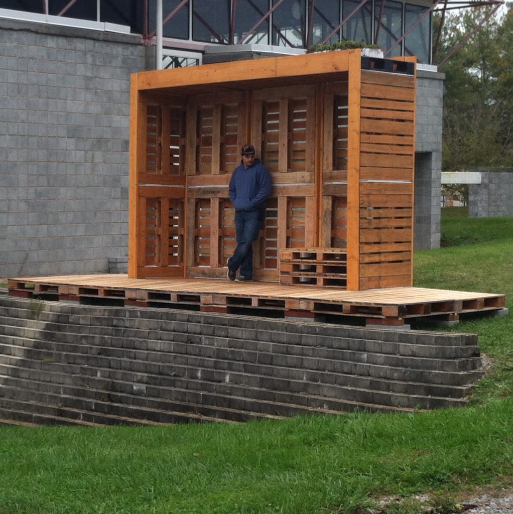 pallet with bench 022